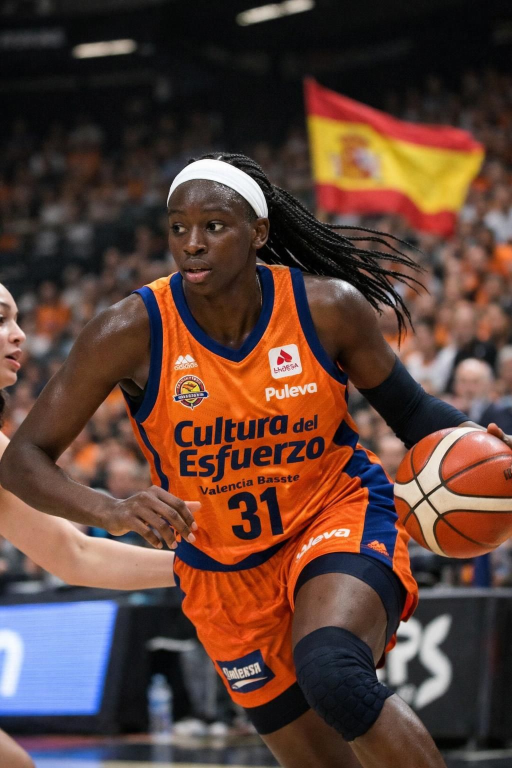 awa fam, posible primera selección del draft de la wnba, también se integra al proyecto b, destacándose como una promesa del baloncesto femenino.